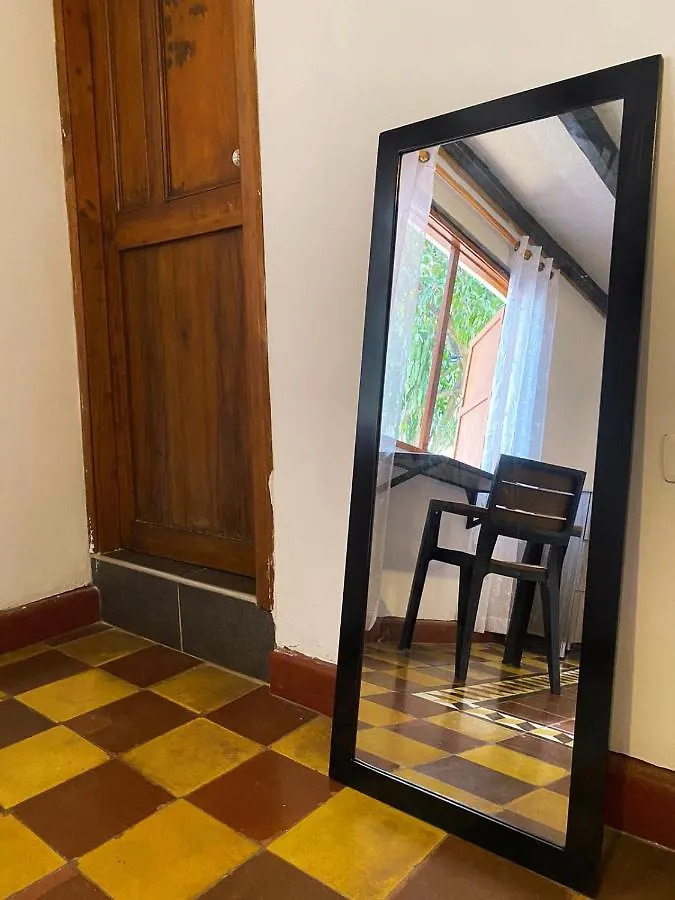 Hostal Patio Del Rio Cali Gæstehus